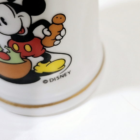 Vintage Mickey Mouse Walt Disney Salt and Pepper Shakers - Picture 4 of 12